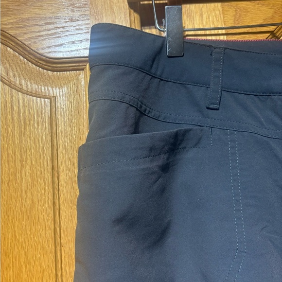 MEC Dark Gray Hiking Trail Capris Women’s Size 12 EUC - Picture 2 of 8